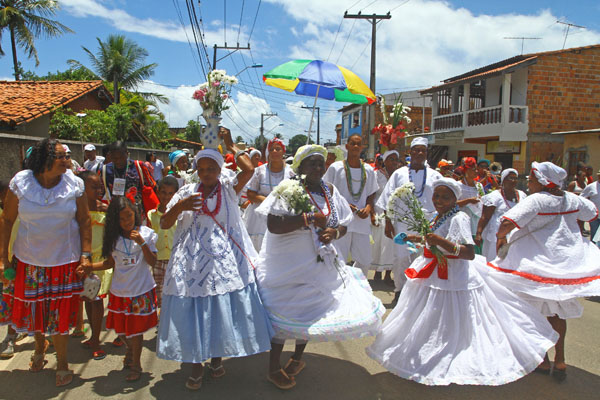 Baianas participam do cortejo da Lavagem de Barra do Pojuca (Foto: Adenilson Nunes)