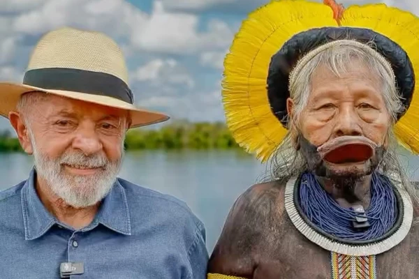 Lula e Cacique Raoni (Foto: Ricardo Stuckert)