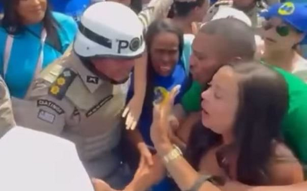 Primeira-dama usou as redes sociais para falar sobre o assunto (Foto: Divulgação Reprodução/Redes Sociais)