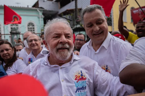 Lula particiou do desfile do 2 de Julho nos últimos dois anos (Foto: Uendel Galter/Ag. A TARDE)