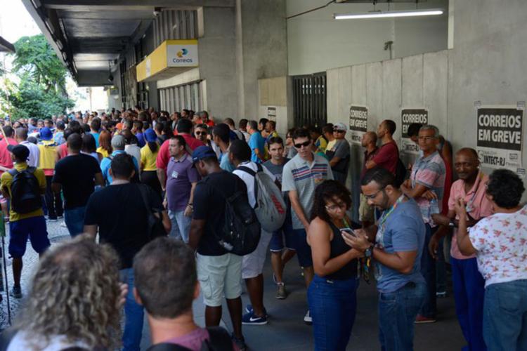 Decisão acontece após Justiça determinar volta ao trabalho de 80% dos carteiros
